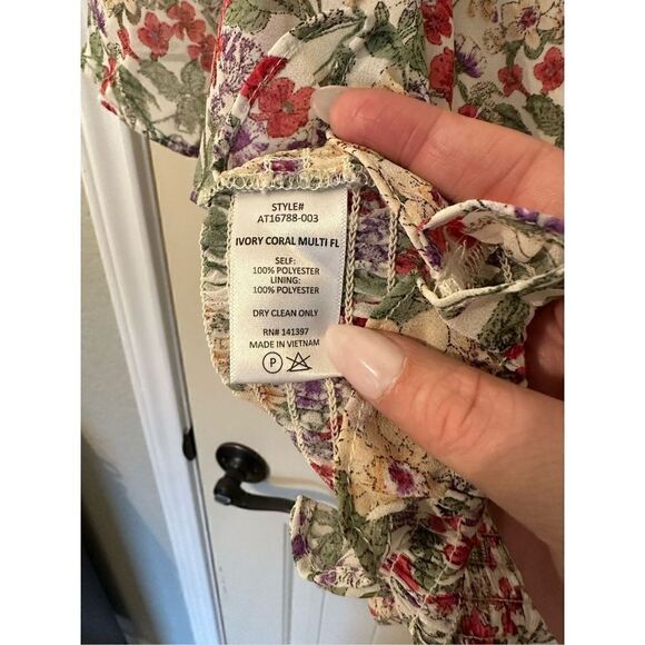 Astr The Label Floral Smocked Ruffle Sleeve Blouse - Size Medium - Picture 7 of 7